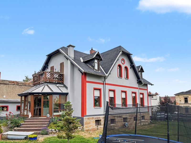 Großzügiges Einfamilienhaus mit Stil, Charme und großem Grundstück in zentraler Lage von Eisenberg